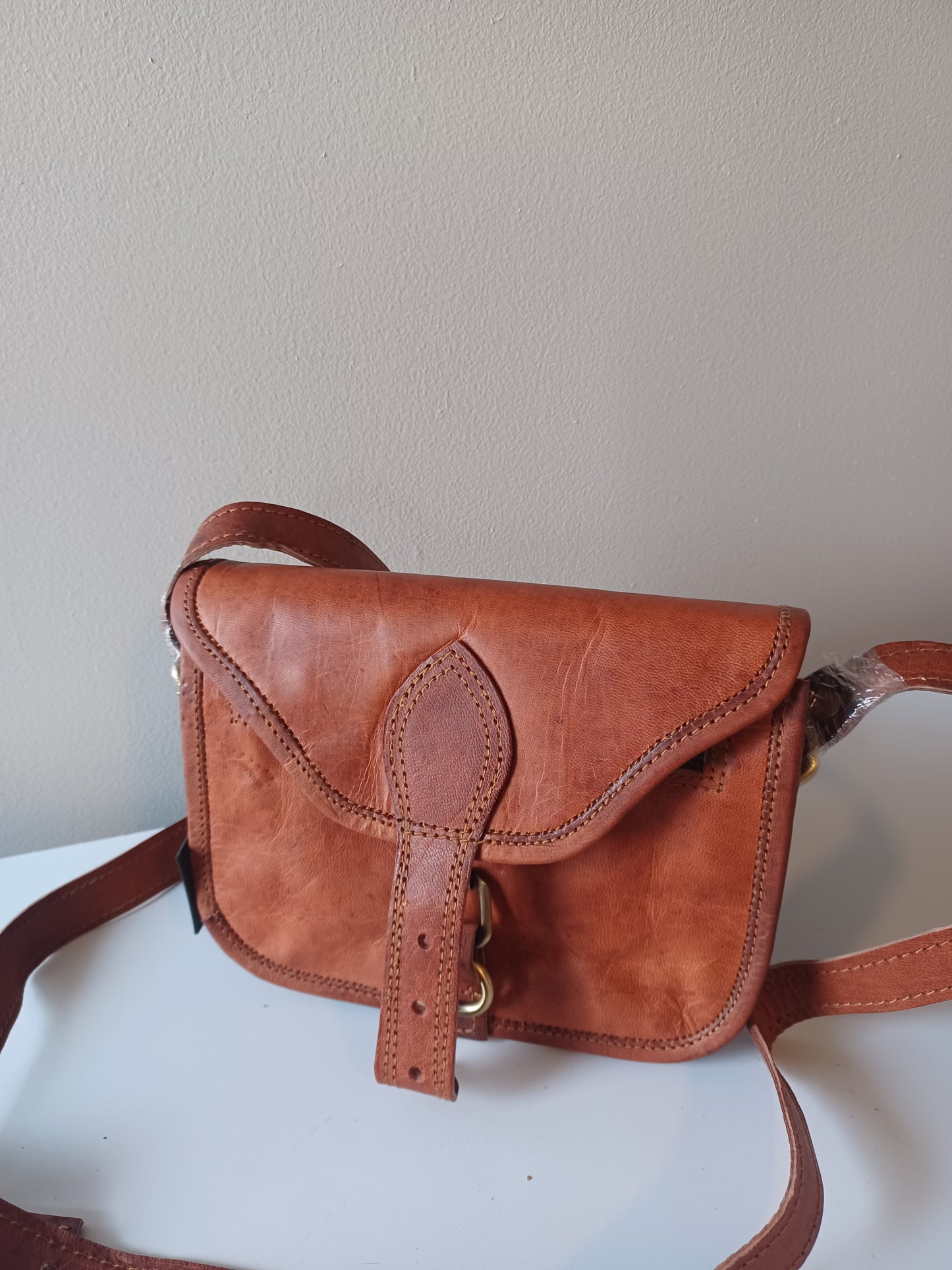 Leather sling/shoulder bag